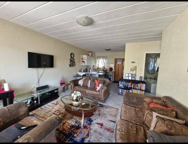 2 BEDROOM TOWNHOUSE FOR SALE IN GLEN MARAIS